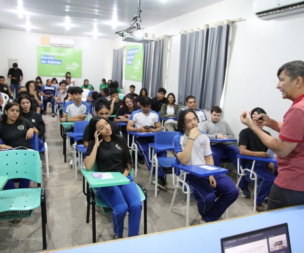 Foto 1 - Estudantes fazem Teste Vocacional do Inovem – Foto Alfredo Maia (3)