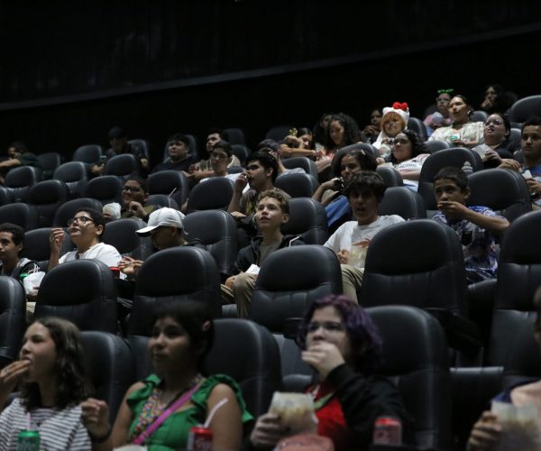 Integrantes do Grupo Terapêutico de Habilidades Sociais do TEAMARR se reuniram para assistirem uma sessão de cinema 2