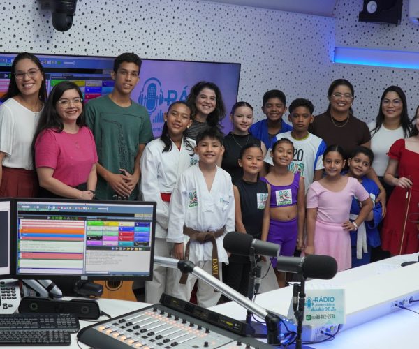 alunos rádio