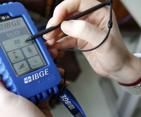 IBGE - CURITIBA - 30/07/10 -ECONOMIA - Estoque de PDAs que serão usados no senso 2010. FOTO: PRISCILA FORONE. Agencia de Noticias GAZETA DO POVO.