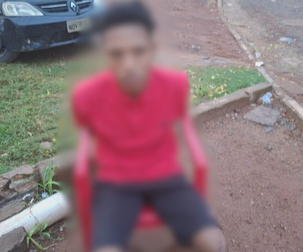pilantra na cadeira